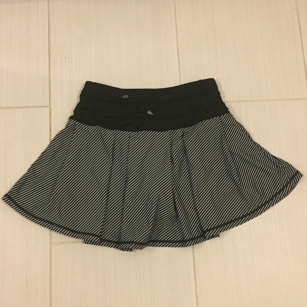 Black & white stripped (xs) Kyodan tennis skirt